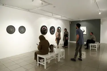 نمایشگاه نقاشی‌های آذین رستمی در گالری ویستا