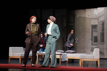 نمایش "دروغ" در سالن استاد ناظرزاده کرمانی