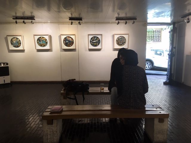 از قالپاق‌های نگارگری شده تا فرم‌هایی که هنرمند را دنبال می‌کنند / گالری‌گردی ایران آرت در چهار نمایشگاه