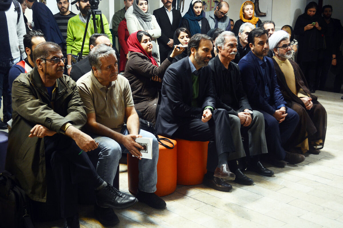 رونمایی از کتاب حمیدرضا آذرنگ در تماشاخانه پالیز
