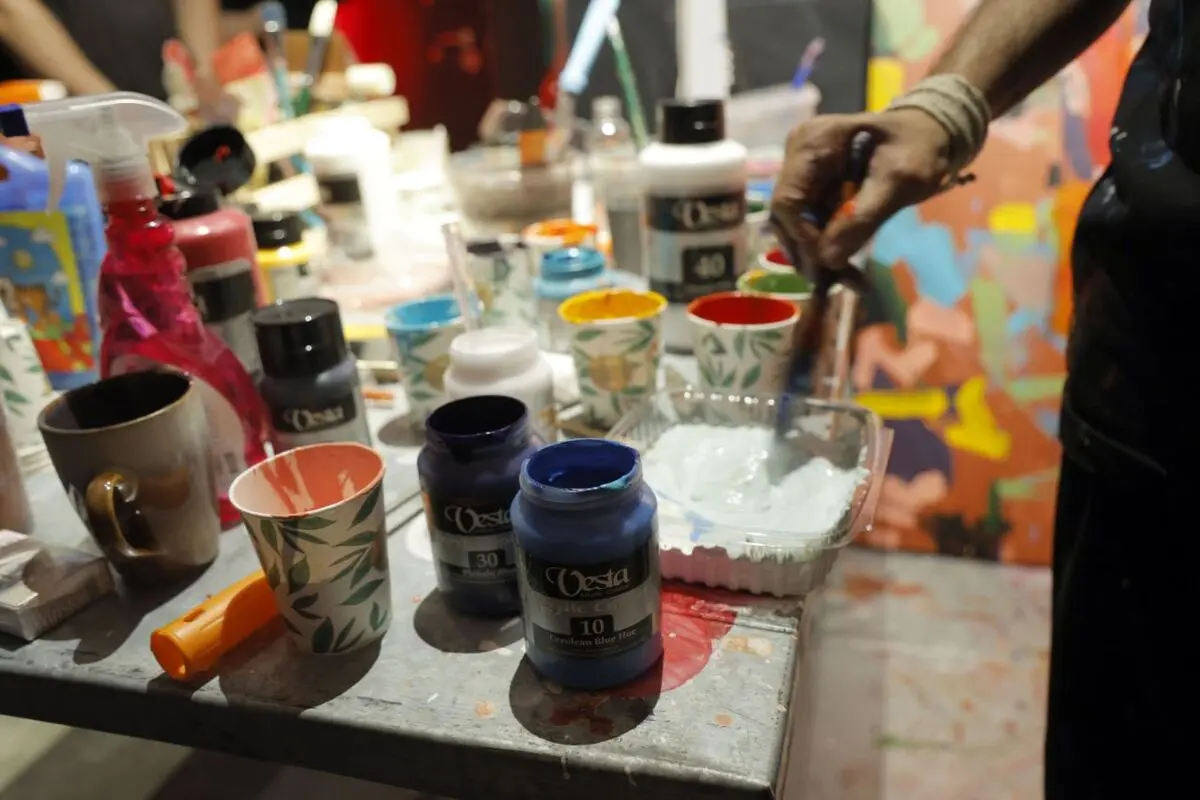 Live Painting Performance at Saless Gallery in Tehran with Vesta Color Support