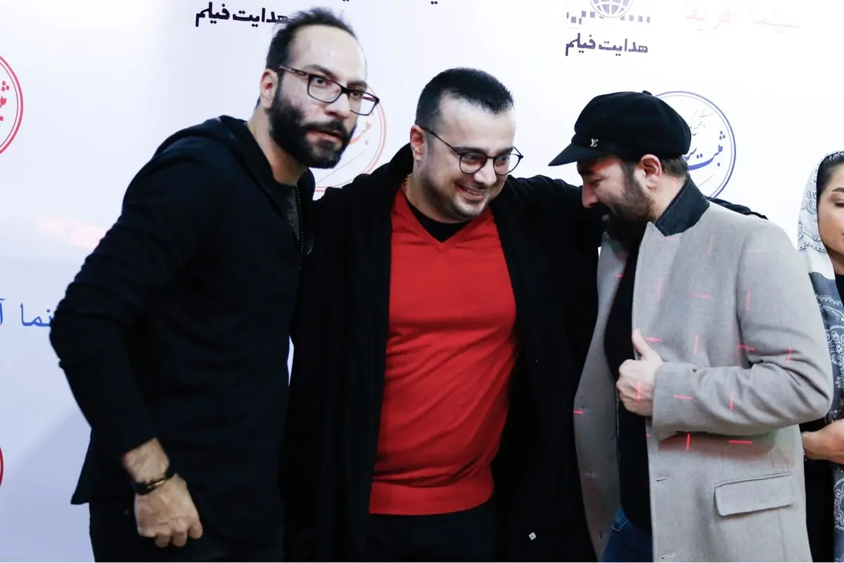 اکران مردمی فیلم « ثبت با سند برابر است» در سينما آفريقا