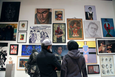 نمایشگاه چهره / تصویری از خود به انتخاب فریدون آو