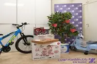 جشن ۲۵سالگی بانک اقتصاد نوین در میان بچه های مبتلا به سرطان خیریه بهنام دهش پور/ ویدئو