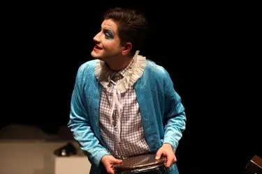 نمایش "اضافه حقوق" مجموعه تئاتر دیوار چهارم