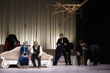 نمایش "کابوس حضرت اشرف" در تماشاخانه ایرانشهر ‎