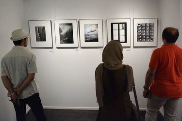 نمایشگاه گروهی عکس از 77 هنرمند در گالری ایوان