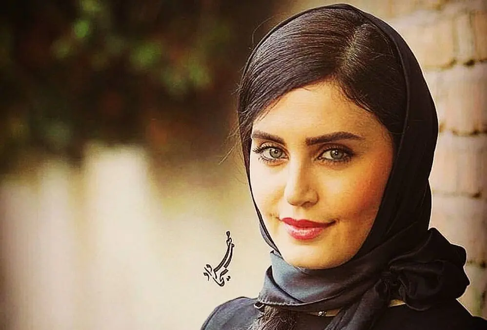 ببینید: حافظ‌خوانی الناز شاکردوست در شب یلدا