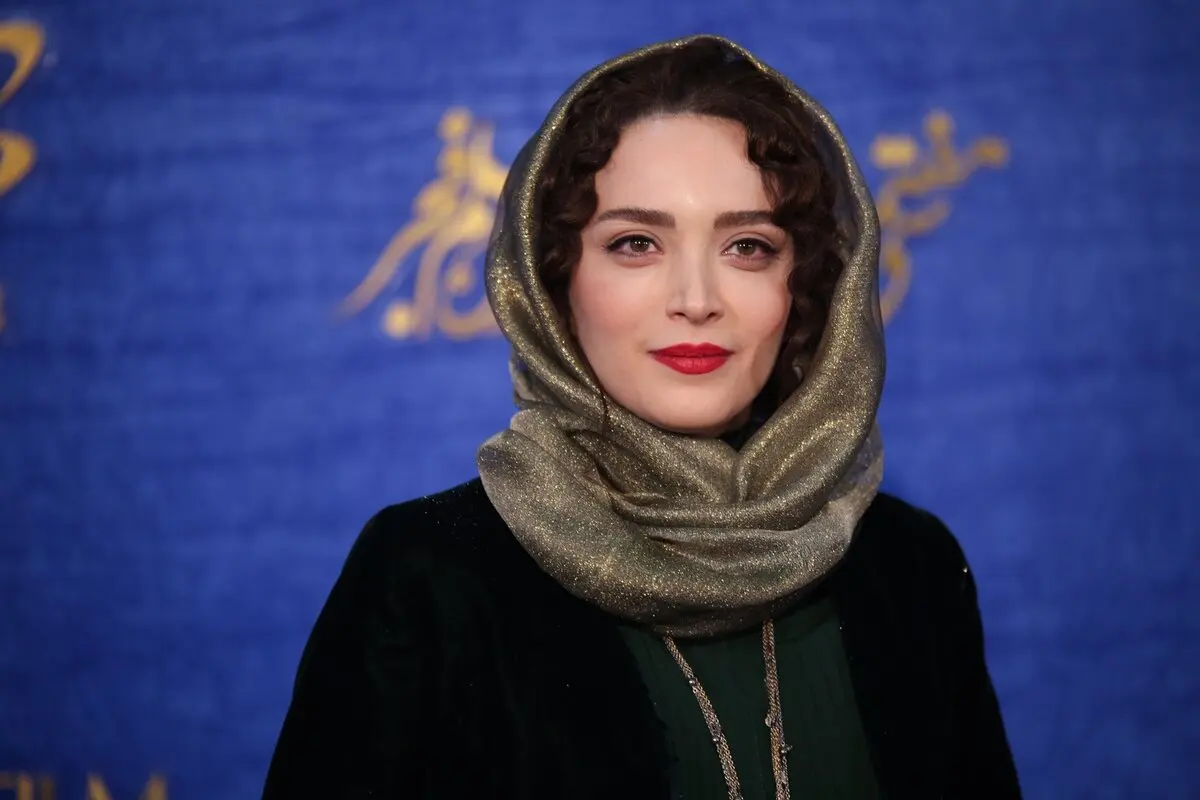 ببینید: بهنوش طباطبائی روی فرش قرمز "ماجرای نیمروز ، رد خون" 