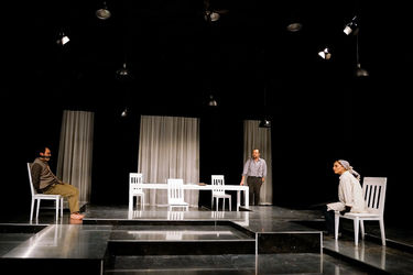 اجرای نمایش "مرگ و دوشیزه" در تماشاخانه پالیز