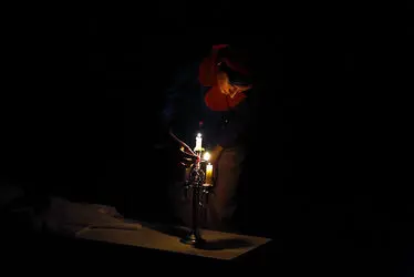 نمایش "دارم اینجا تجزیه می‌شم" در تماشاخانه دیوار چهارم