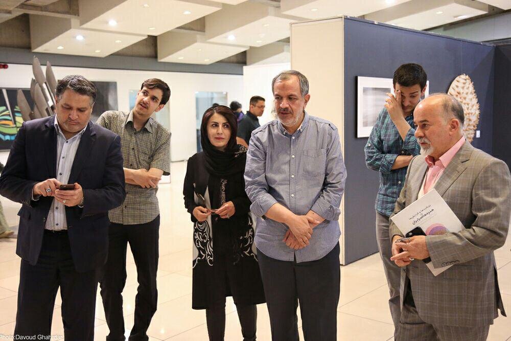 دیدار احمد مسجدجامعی از نمایشگاه" رویکردها و گرایش ها در هنر معاصر ایران"در گالری پردیس ملت