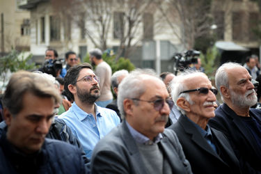 مراسم هفته درختکاری با حضور اصحاب فرهنگ، هنر و رسانه در خانه هنرمندان تهران