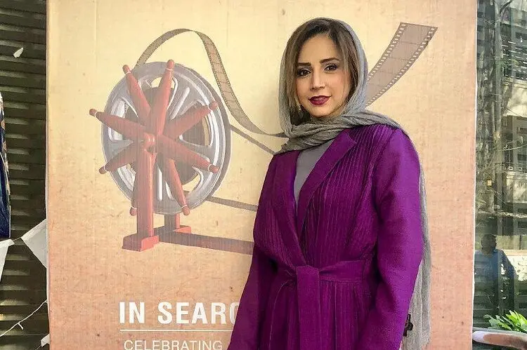 ببینید: دست ندادن شبنم قلی‌خانی به دبیر جشنواره هند