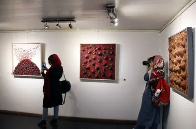 ببینید: آتشفشان ساختگی منصور نصرت نظامی در گالری سیحون
