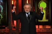 رابرت دنیرو ستاره‌دار می‌شود