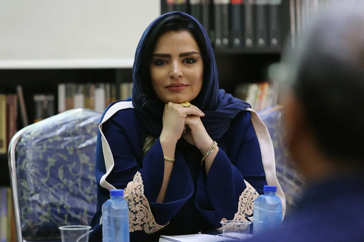 ببینید: رونمایی از آلبوم خانم بازیگر با اشعاری از هوشنگ ابتهاج