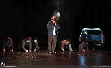 نمایش غلامرضا لبخندی در تماشاخانه ایرانشهر