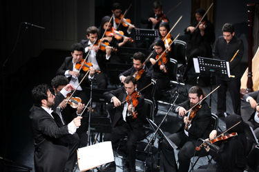 اجرای ارکستر سمفونیک ایران و اتریش (آیسو) به مناسبت بزرگداشت پرویز تناولی