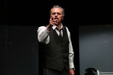 اجرای نمایش "تصادف قطار 5:25" در پلاتو تئاتر شهر