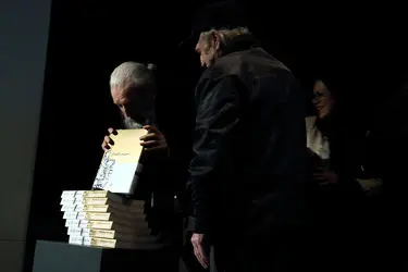 کتاب صادق تبریزی گالری مژده موزه هنرهای معاصر تهران