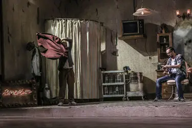 نمایش "مولن روژ" در پردیس سینمایی باغ کتاب