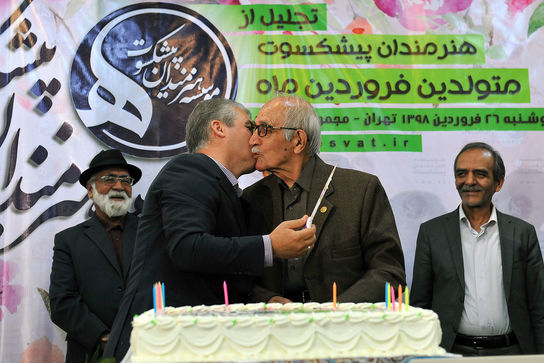 تجلیل از هنرمندان پیشکسوت متولد فروردین ماه