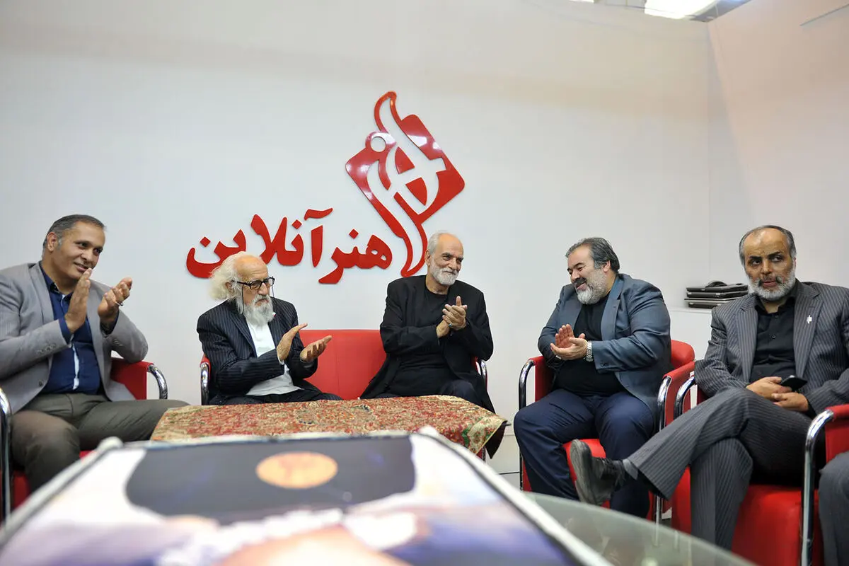 جشن تولد ۷۷ سالگی آیدین آغداشلو در نمایشگاه مطبوعات