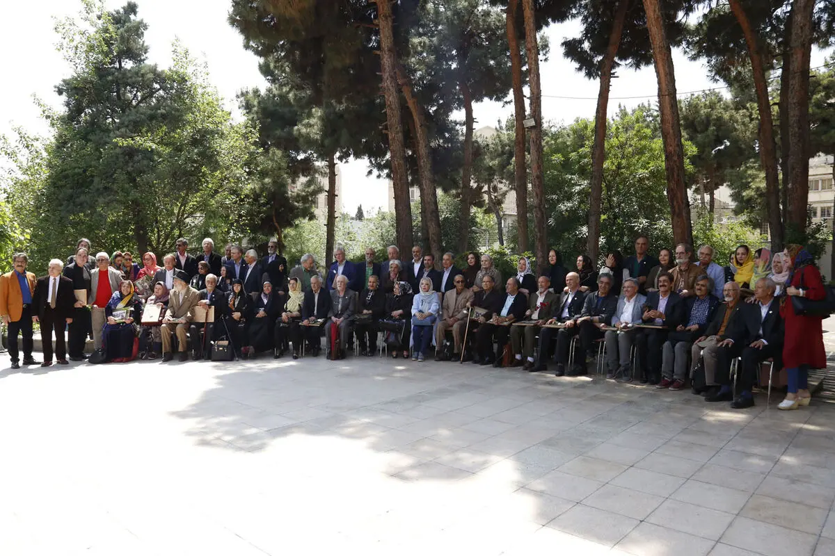 تجلیل از هنرمندان پیشکسوت متولد اردیبهشت ماه و خردادماه