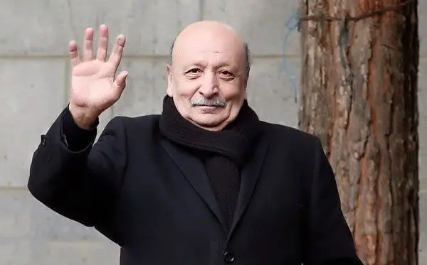 ببینید: اشک‌های تلخ اصغر سمسارزاده پس از ۶۰ سال بازیگری/ مردم را می‌خندانم و خودم گریه می‌کنم!