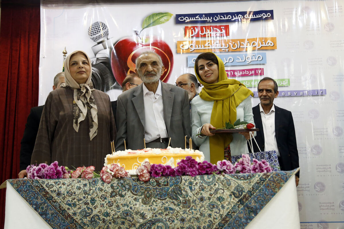 تجلیل از هنرمندان پیشکسوت متولد مردادماه