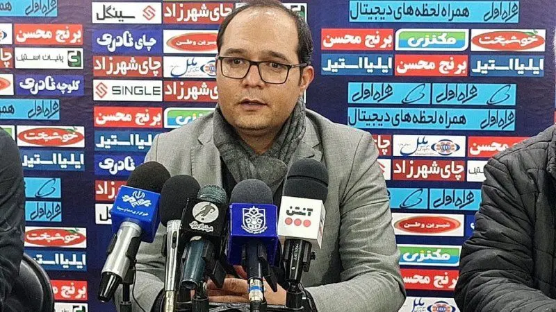 محمد ربیعی سرمربی تراکتور به این شرط در سمتش باقی می‌ماند