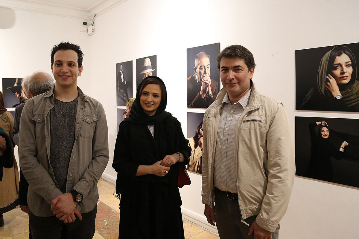 نمایشگاه عکس‌های مجید جوانی با عنوان «چهره‌های نمایش ایران»