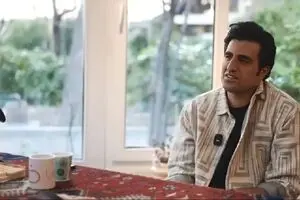 ویدئو: اشک‌های محسن لرستانی در برنامه علی ضیا/ کاش خواننده نمی‌شدم