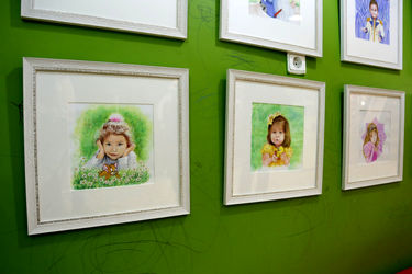 نمایشگاه نقاشی های سوسن قائم مقامی در شهر کتاب مرکزی