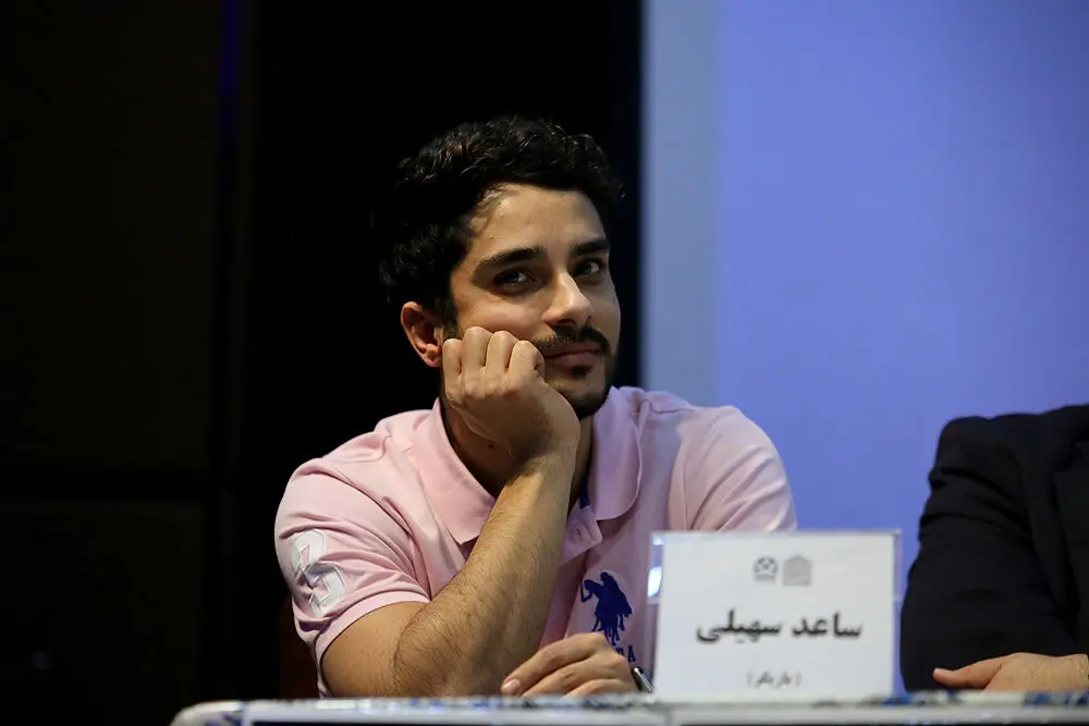 اکران و پنل تحلیل فیلم 