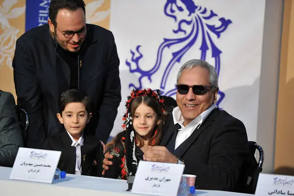 ببینید: ژست‌های خاص مهران مدیری تا نگاه مات مینا ساداتی