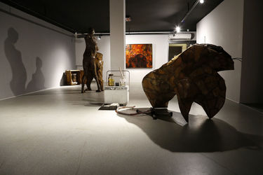 افتتاحیه نمایشگاه آثار ناصر گیو قصاب در گالری آ