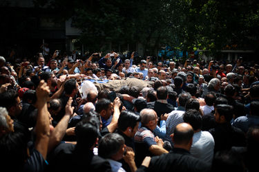 تشییع پیکر ناصر ملک مطیعی در خانه سینما