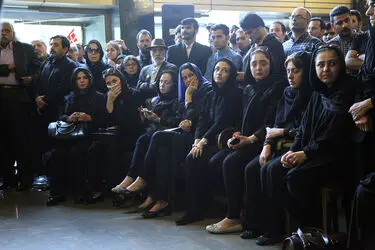 تشییع پیکر عارف لرستانی از مقابل تالار وحدت