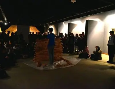 پرفورمنس در دل موزه هنرهای معاصر تهران/عکس ها سی پرفورمنس، سی هنرمند، سی روز / 2
