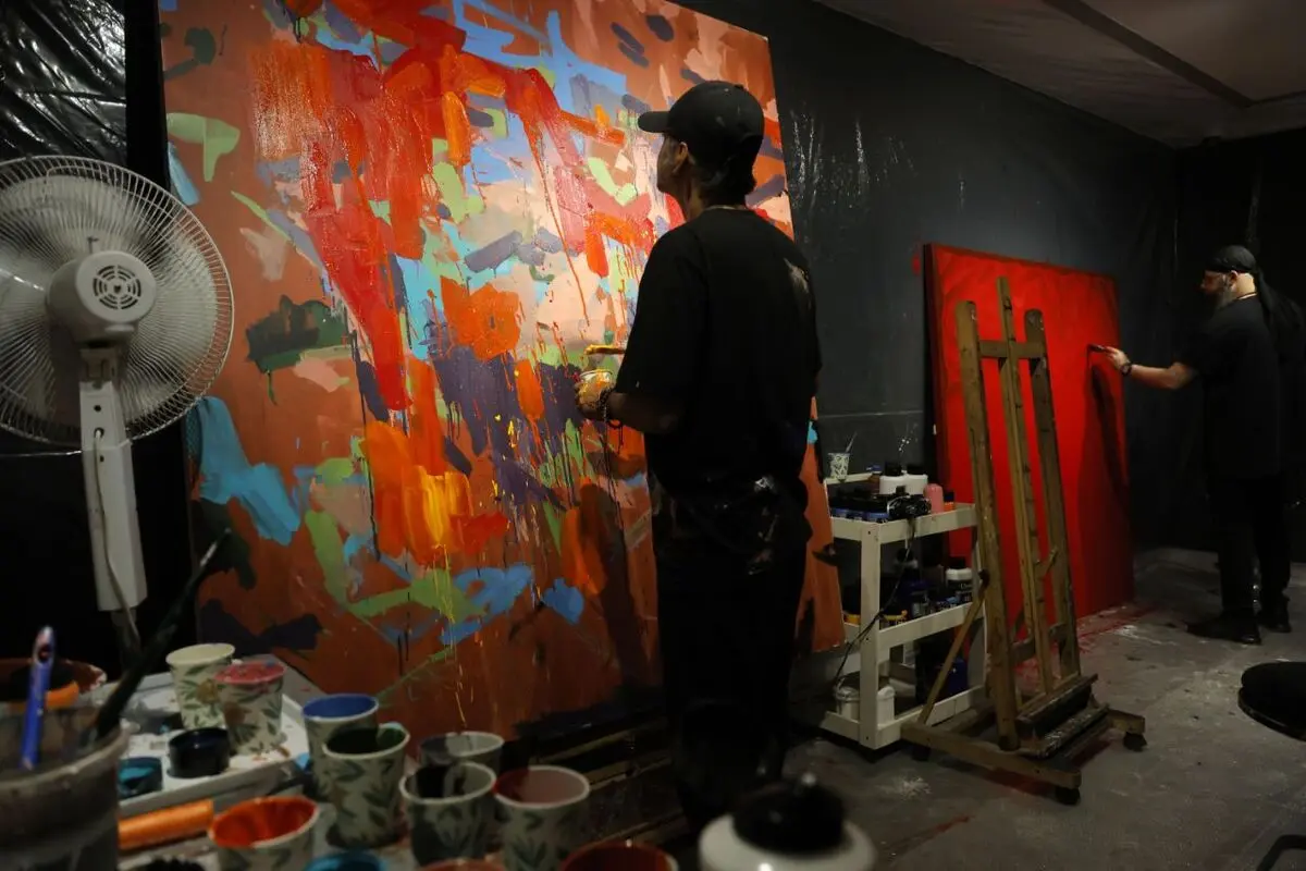 Live Painting Performance at Saless Gallery in Tehran with Vesta Color Support