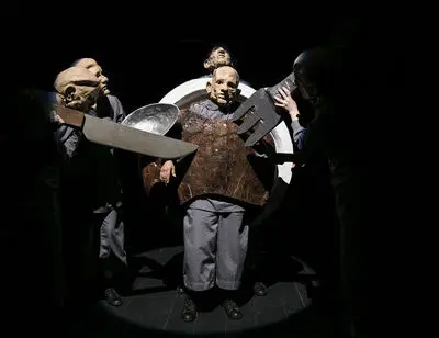 ببینید: انسان‌های عجیبی که در تقلای نان هستند