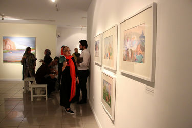 نمایشگاه نقاشی های آوا بهرامی با عنوان "سپید دندان" در گالری ویستا