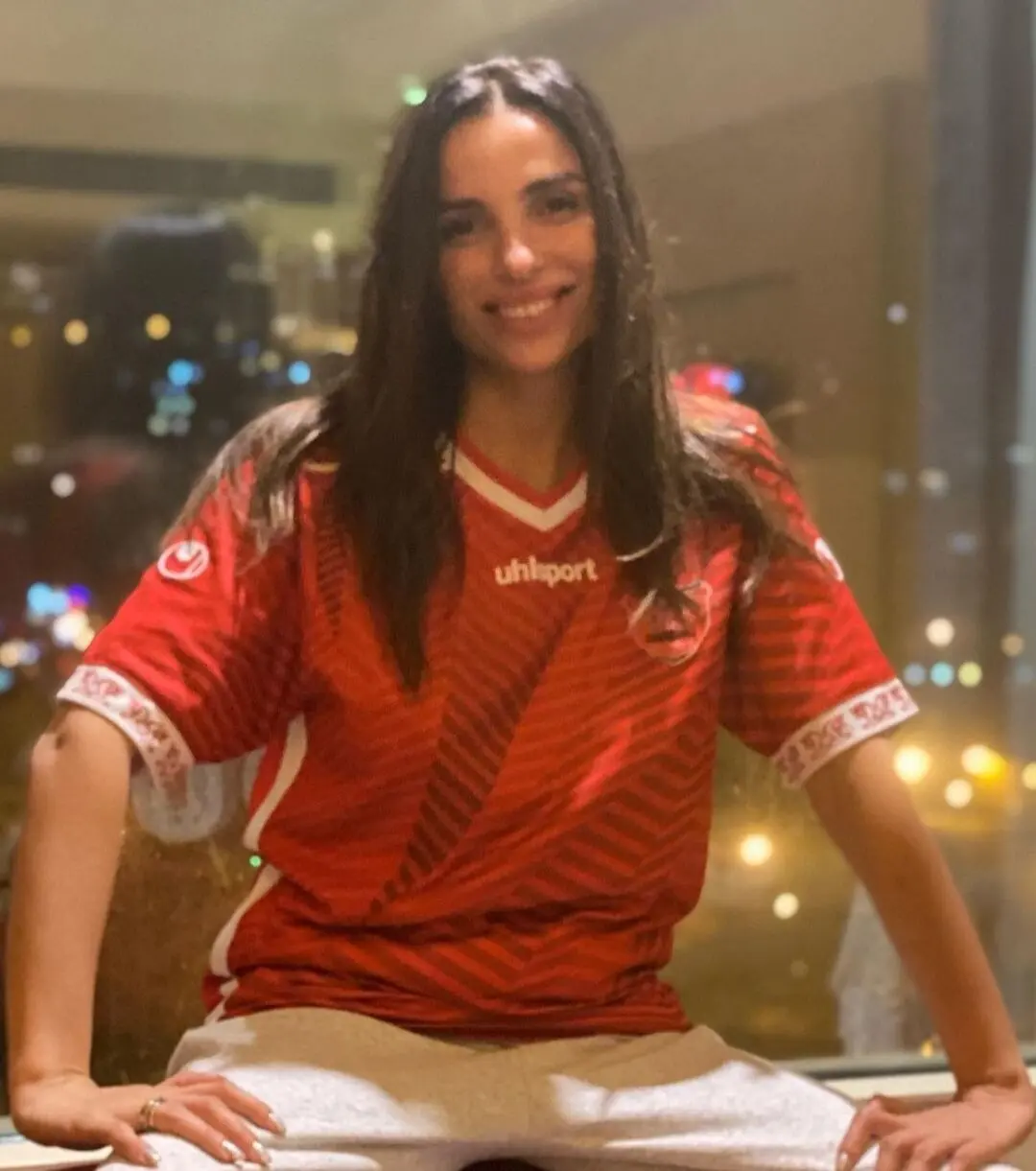 همسر بازیکن پرسپولیس لباس قهرمانی بر تن کرد/ عکس