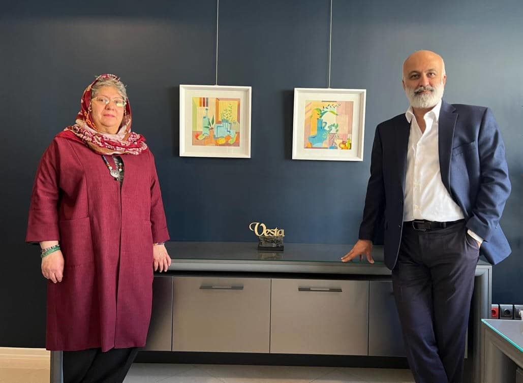 حمیدرضا شفیعی و بازی فرم و رنگ در آثار فرحناز همدانی‌زاده