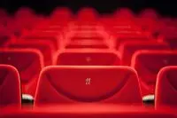 عبور چین از بحران/ آغاز فعالیت نخستین سینما 