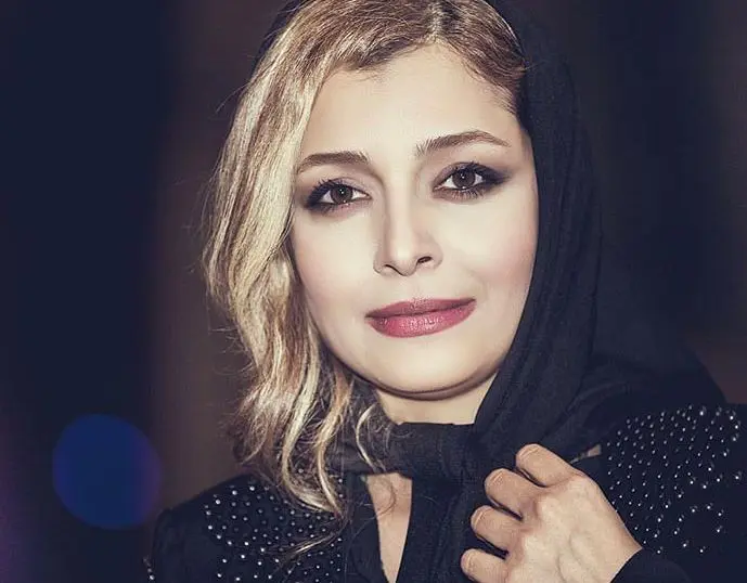 ساره بیات و حامد بهداد پشت ویترین/ عکس
