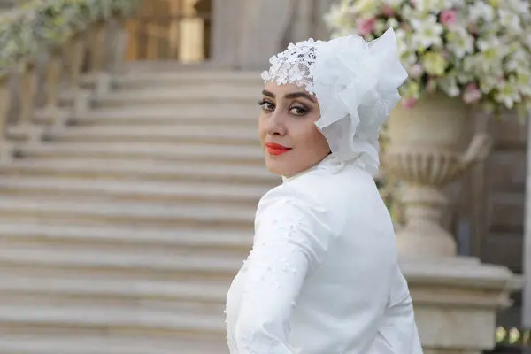 شوخی با زنان جذاب و تحقیر روی پرده سینماهای ایران/ اعتراض به فیلمی که در پی اثبات سراغ زنان می روی تازیانه را فراموش نکن
