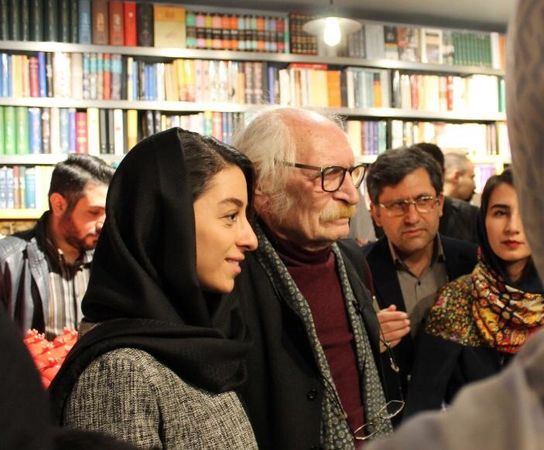 شب یلدا کافه کتاب کربن